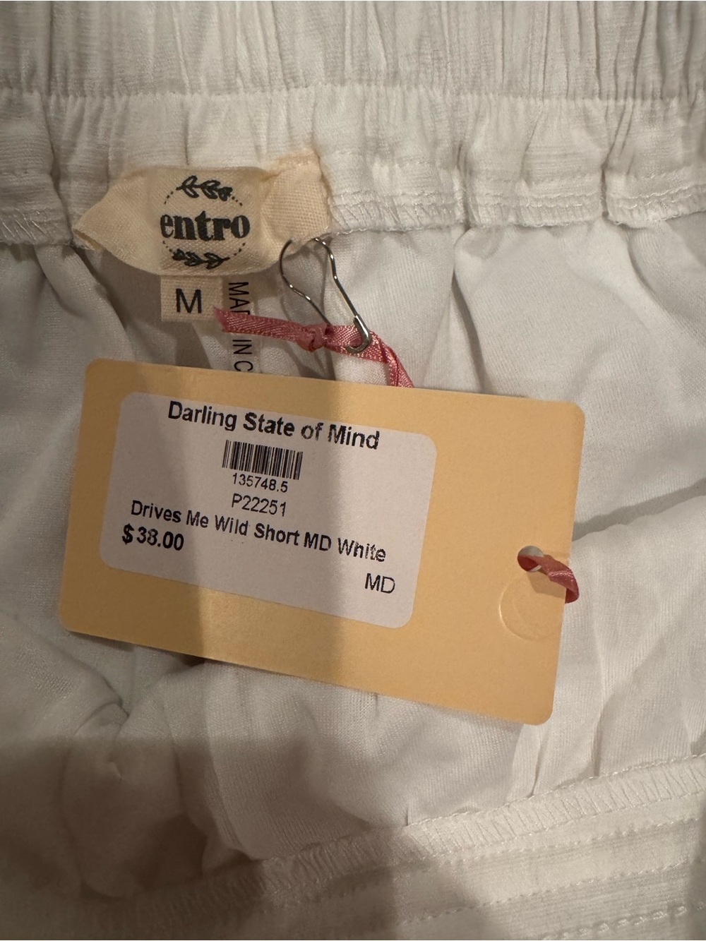 entro White High-Waist Elastic Waistband Shorts - Picture 3 of 3